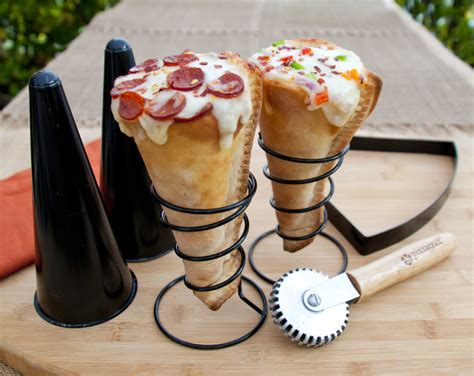 cono di pizza|cone shape pizza.